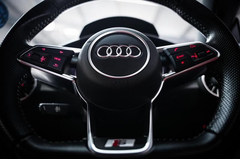 Audi TT view 7