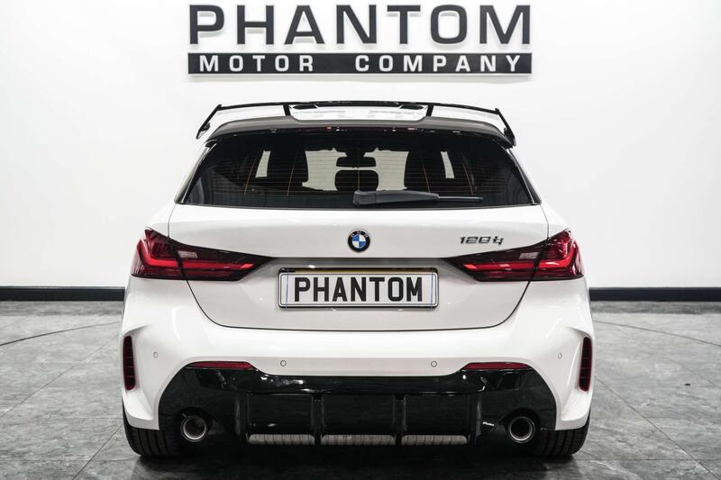 BMW 1 Series view 4