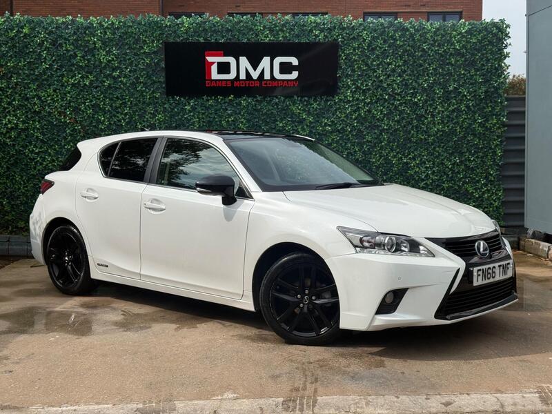 Lexus CT view 3