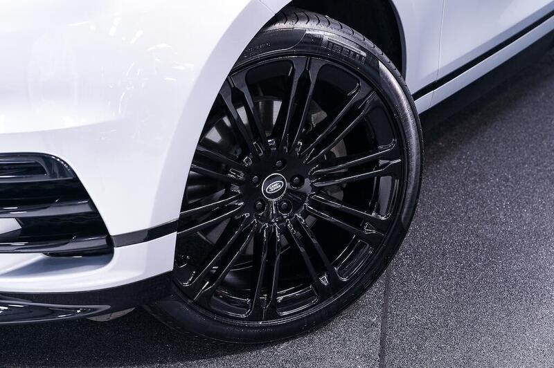 Land Rover Range Rover Velar view 6