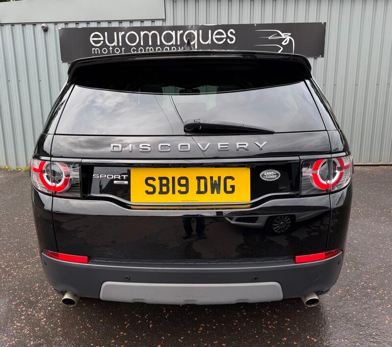Land Rover Discovery Sport view 5