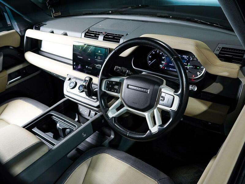 Land Rover Defender view 7