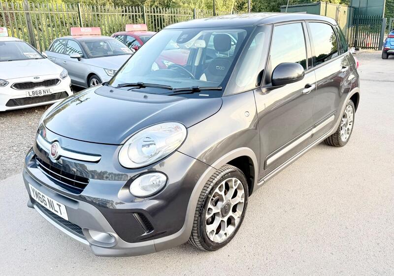 Fiat 500l view 3