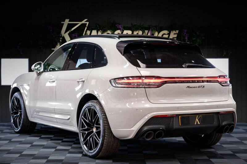 Porsche Macan view 6