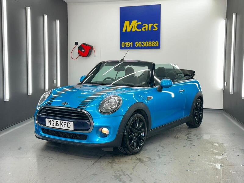 Mini Convertible view 4