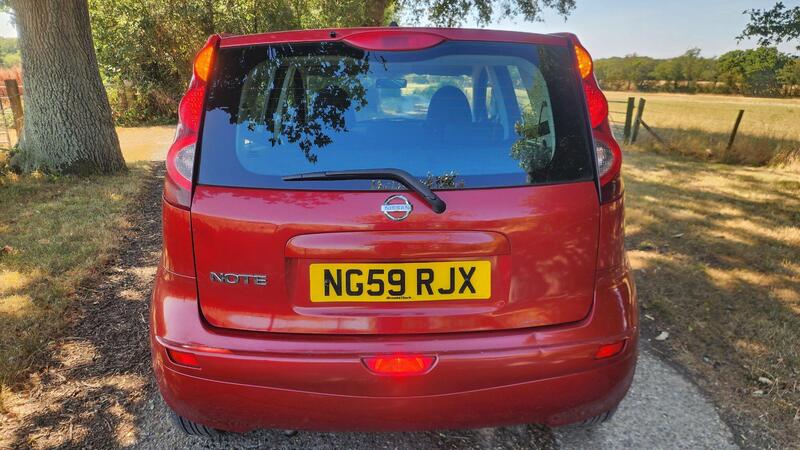 2010 Nissan Note — photo 7