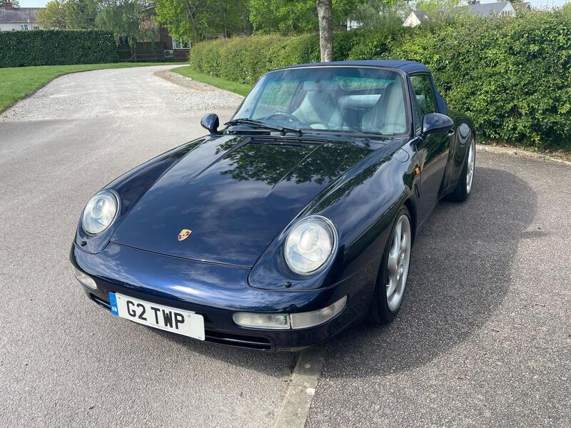 Porsche 911 view 5