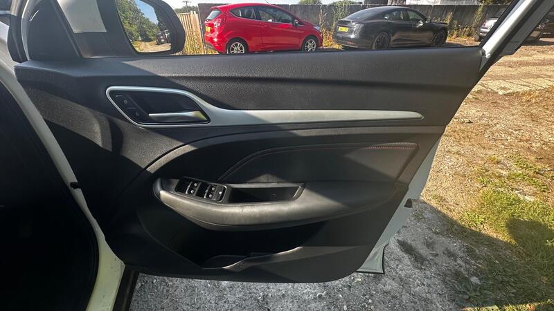 2024 MG MG ZS — photo 16