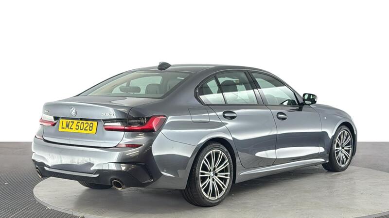 BMW 3 Series view 4