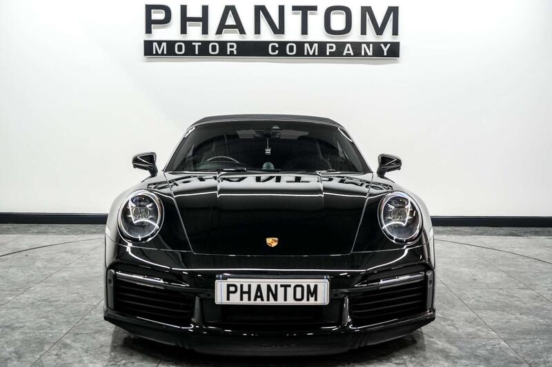 Porsche 911 view 6