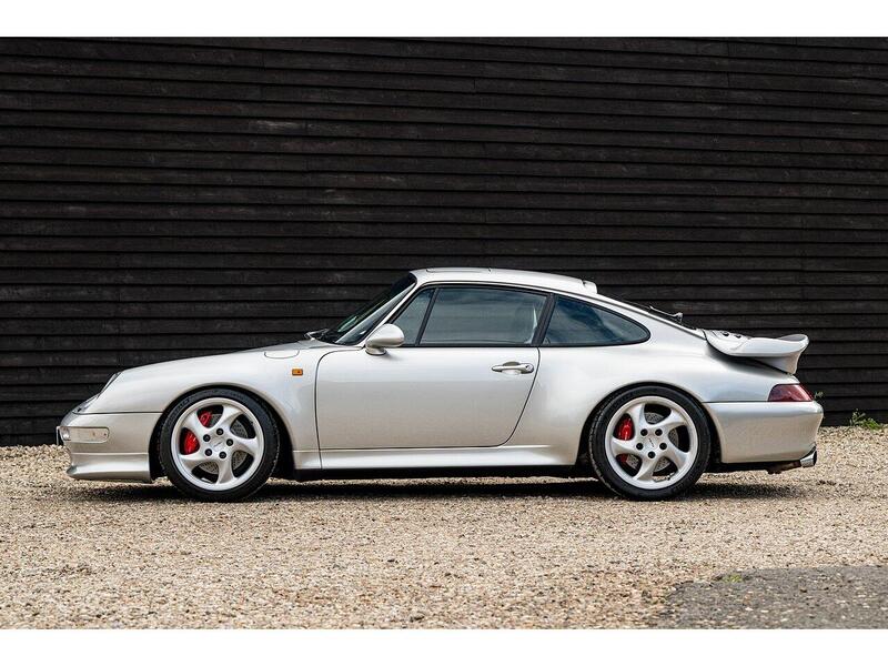Porsche 911 view 5