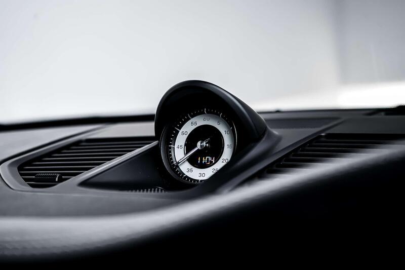 Porsche 911 view 3