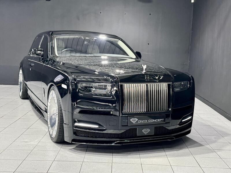 Rolls-Royce Phantom view 7
