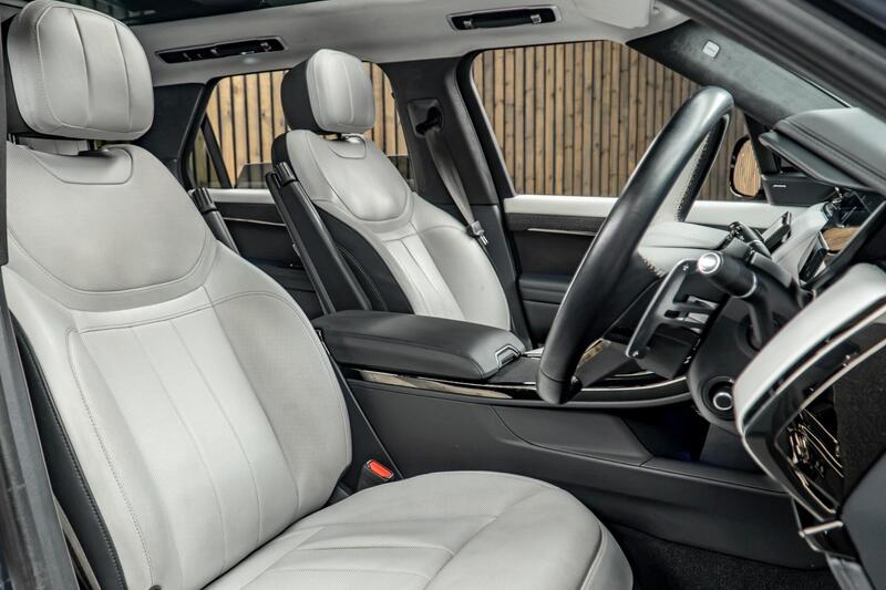 Land Rover Range Rover Sport view 2