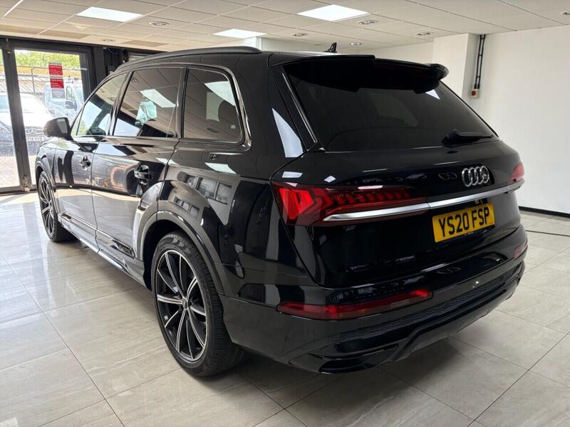 Audi Audi Q7 view 5