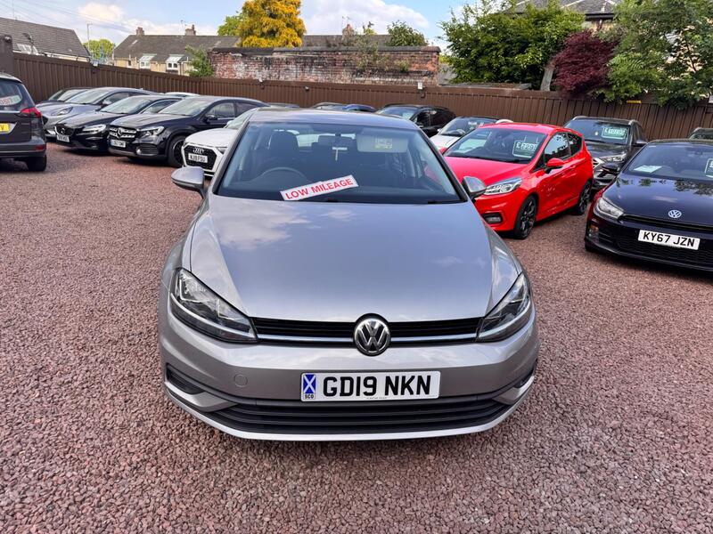 Volkswagen Golf view 2
