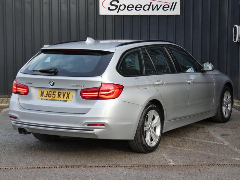 BMW 3 Series view 3
