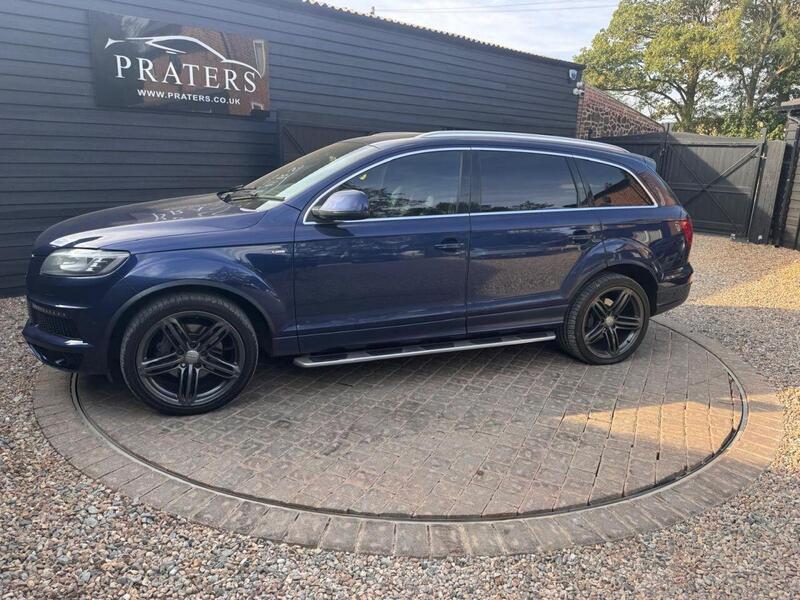 Audi Audi Q7 view 2
