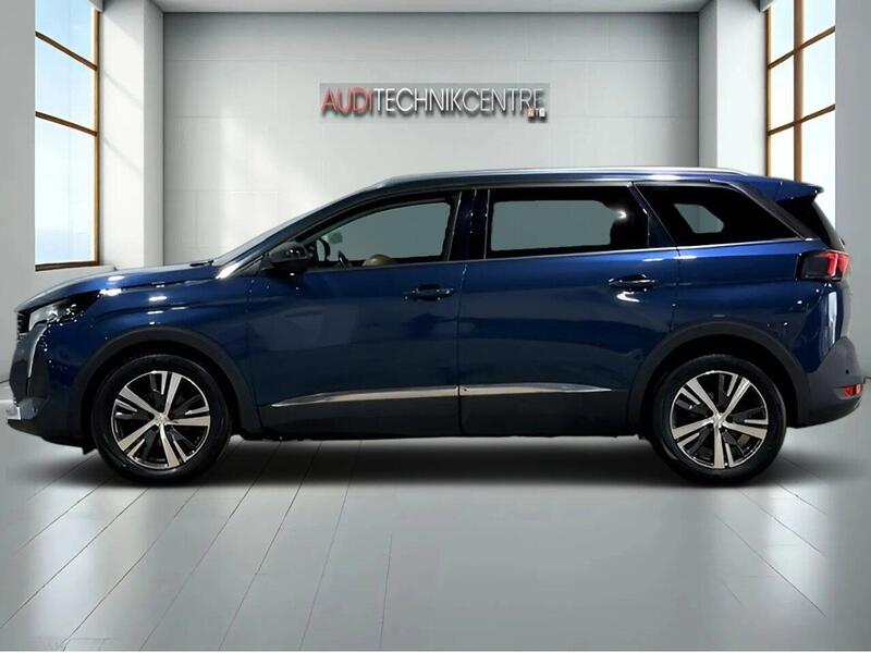 Peugeot 5008 view 4