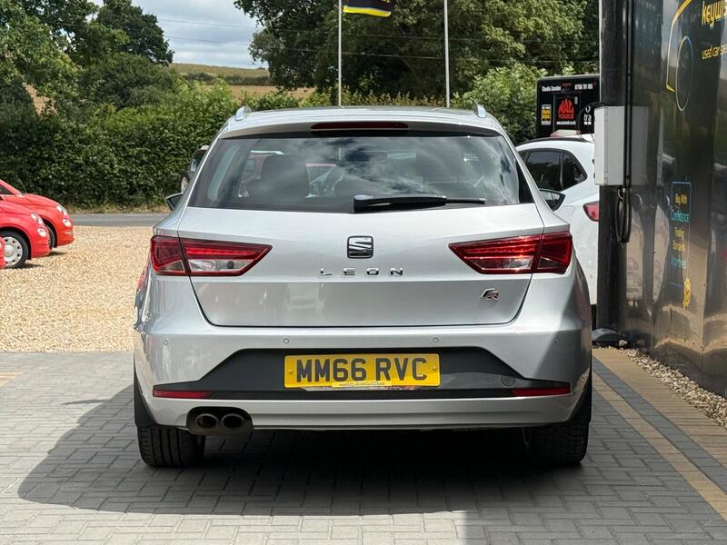 SEAT Leon view 4