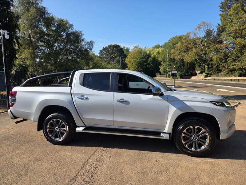 Mitsubishi L200 view 6