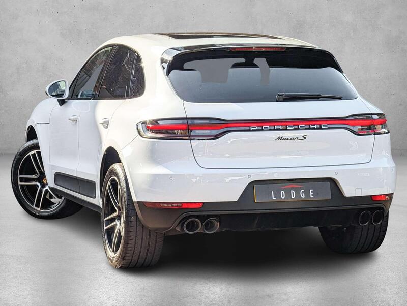 Porsche Macan view 5