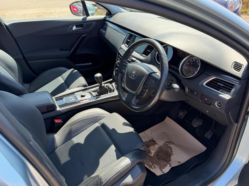 Peugeot 508 view 3