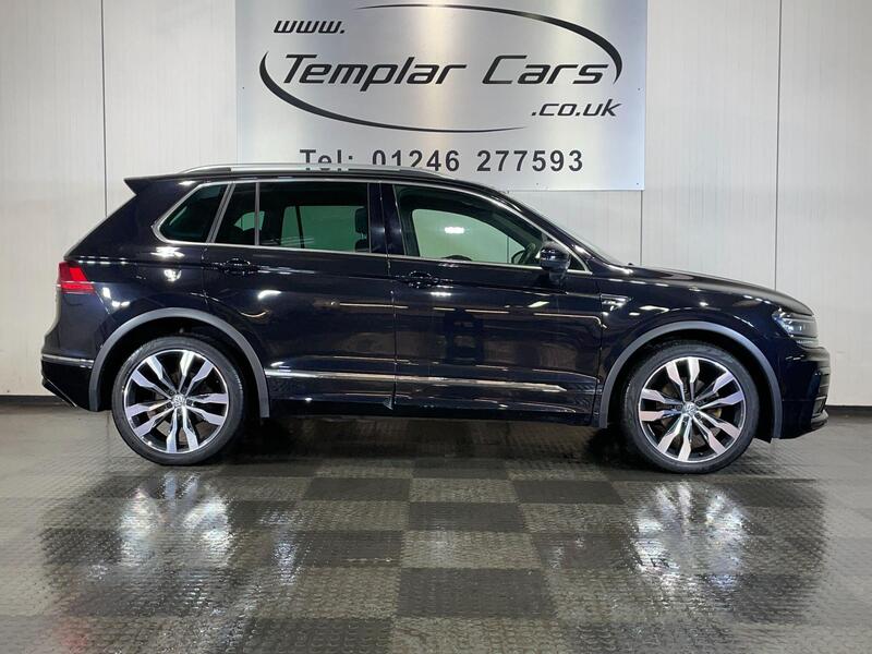 Volkswagen Tiguan view 3