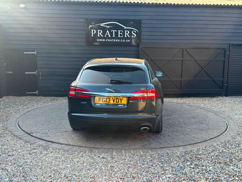 Jaguar XF view 3