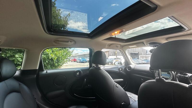 2013 MINI Countryman — photo 15
