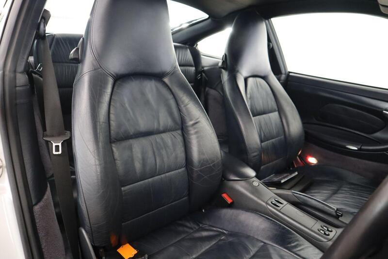 Porsche 911 view 4