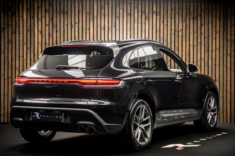Porsche Macan view 4
