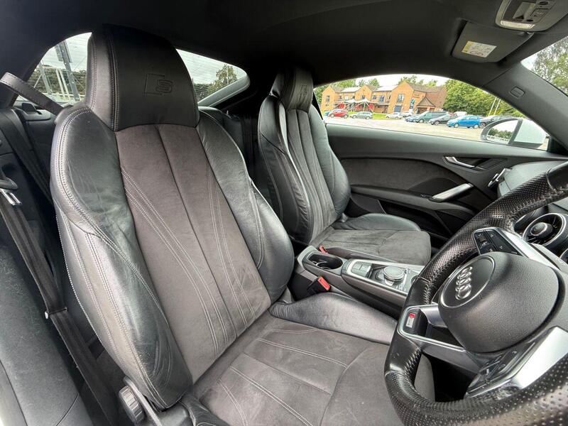 Audi TT view 3