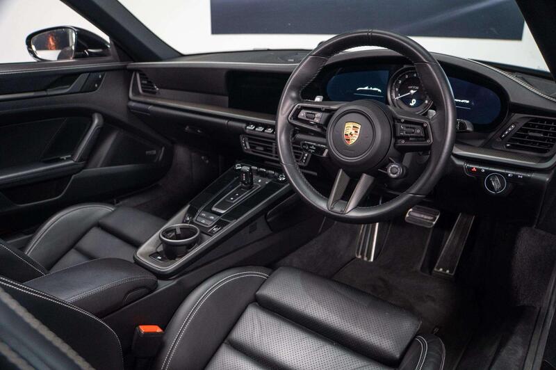 Porsche 911 view 3