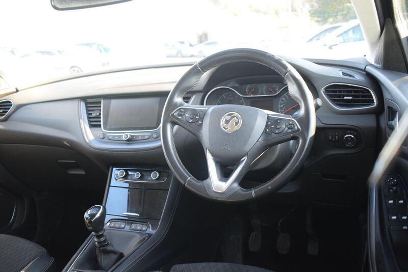 Vauxhall Grandland X view 3