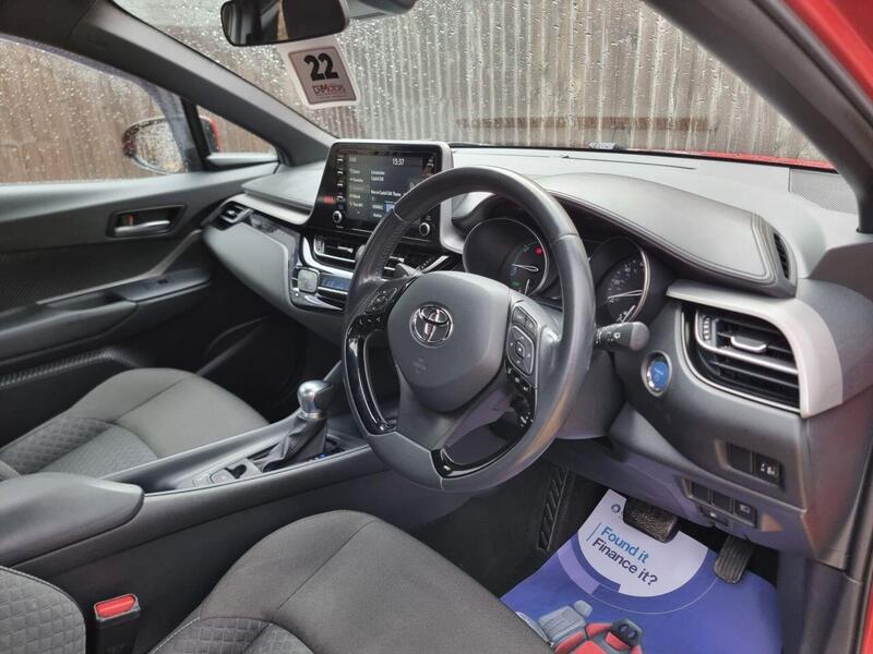Toyota C-HR view 2