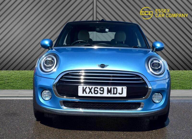Mini Convertible view 6