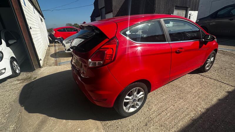 2014 Ford Fiesta — photo 11