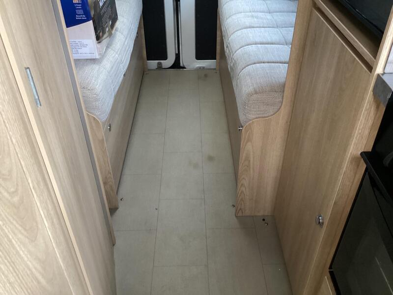 Elddis Autoquest CV40 — image 22