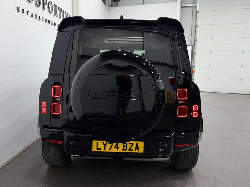 Land Rover Defender view 7