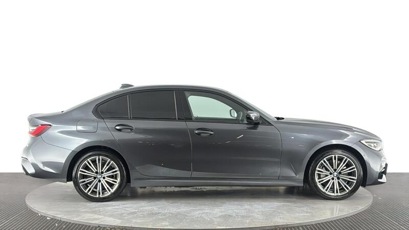 BMW 3 Series view 3