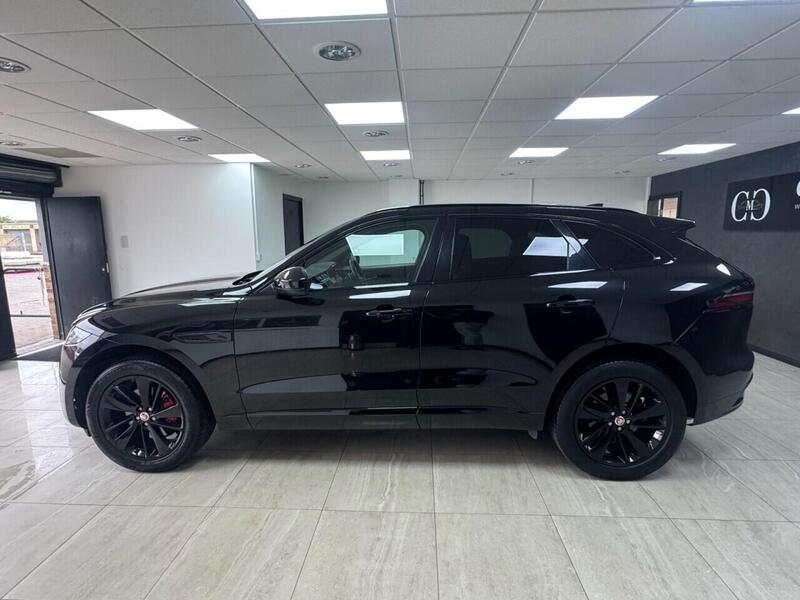 Jaguar F-Pace view 6