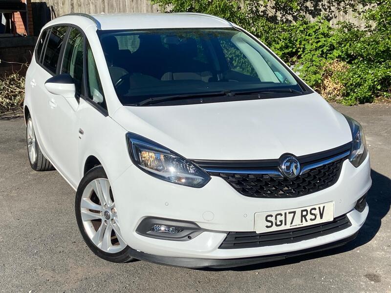 Vauxhall Zafira Tourer view 4