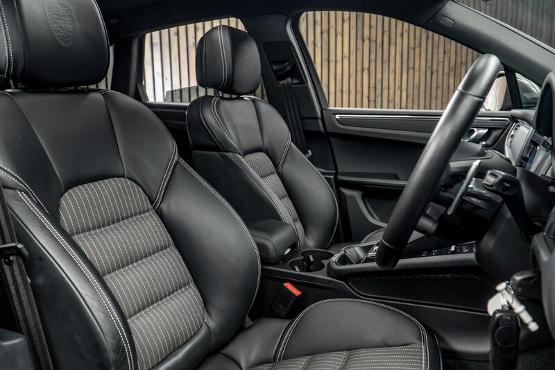 Porsche Macan view 2