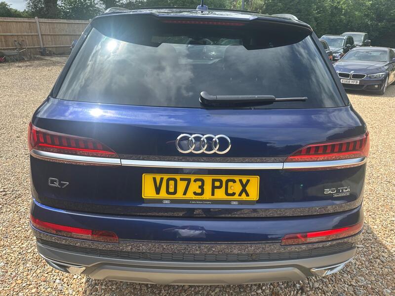 Audi Audi Q7 view 6