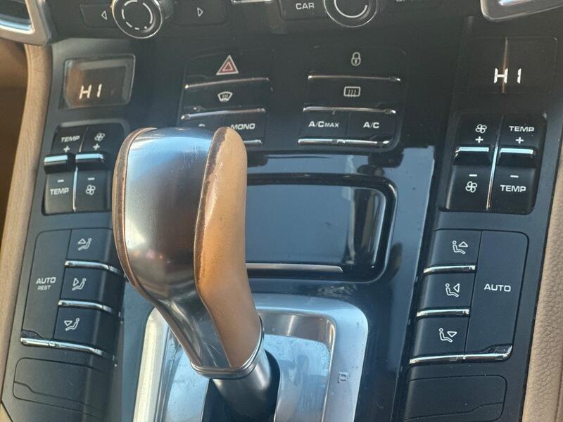 Porsche Cayenne view 64