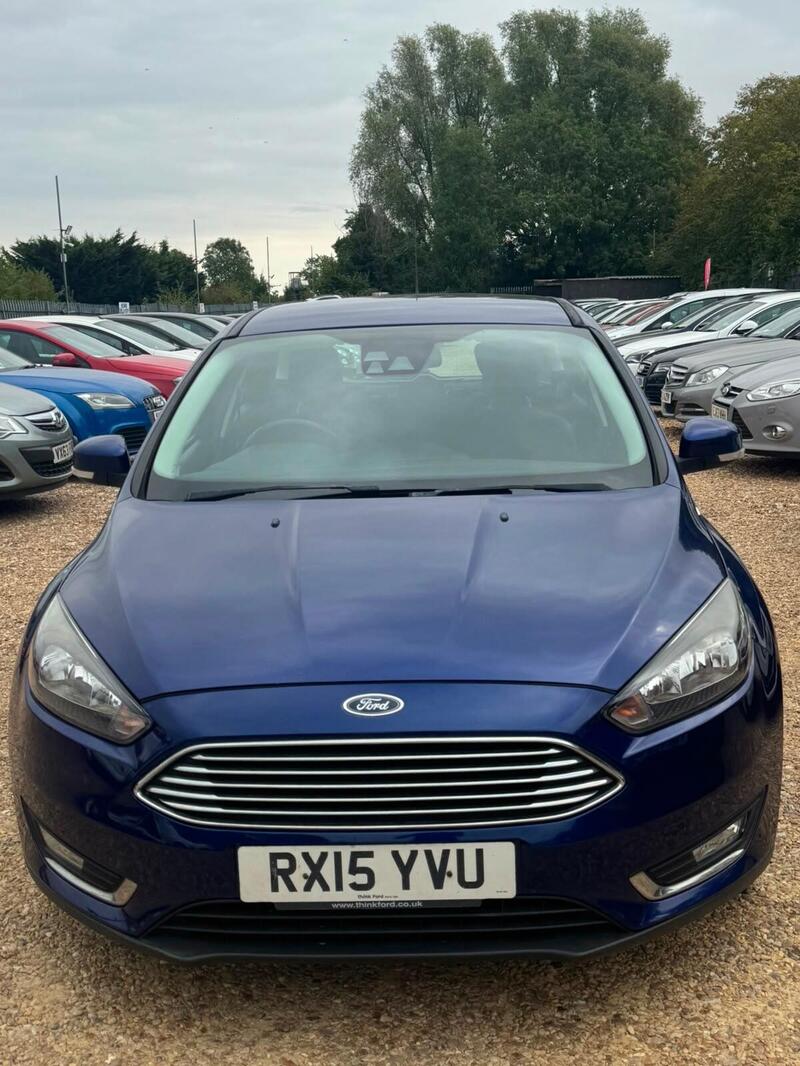 Ford Focus view 2