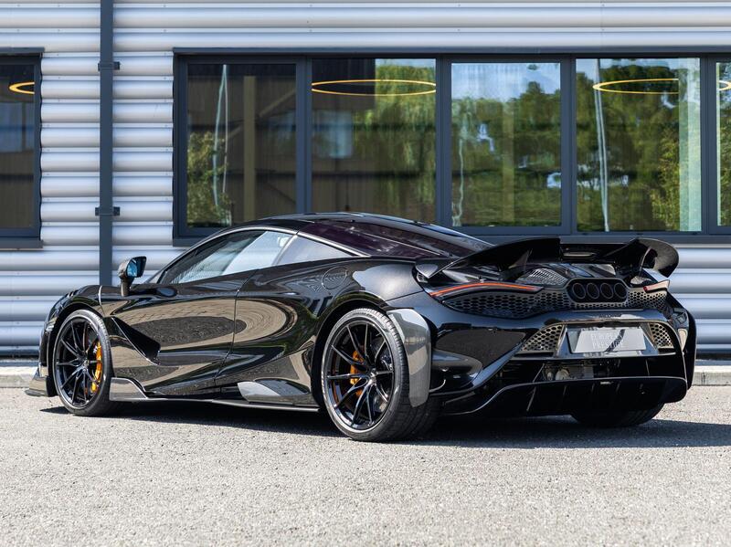 Mclaren 765LT view 5