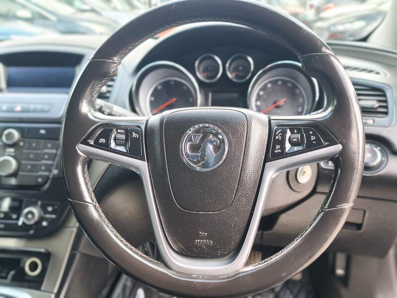 Vauxhall Insignia view 3