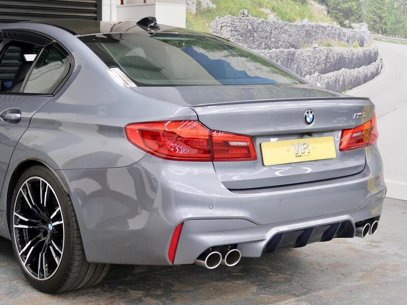 BMW M5 view 6